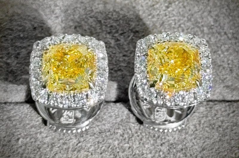 DeRosa DIAMOND STUDS 1.50-1.50 CT FANCY YELLOW/VVS2-VS2 E6593402 3