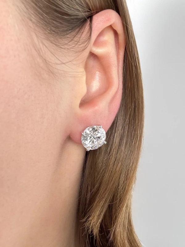 Earrings without a brand ROUND DIAMOND 5.06 - 5.00 CT F/VS1-VS2 EARRING (GIA) NN5.06-5.00 4