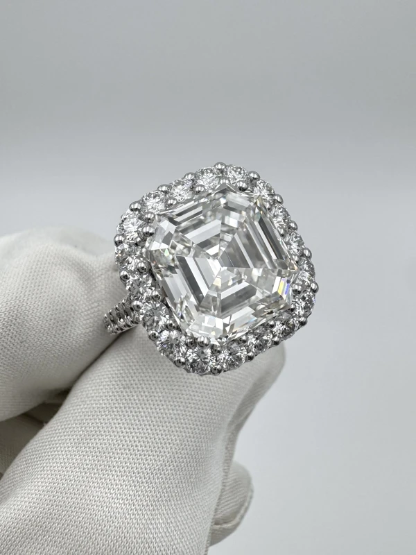 Graff DIAMOND 7.17 CT H/VVS1 RING (GIA) GR7.17CT 6