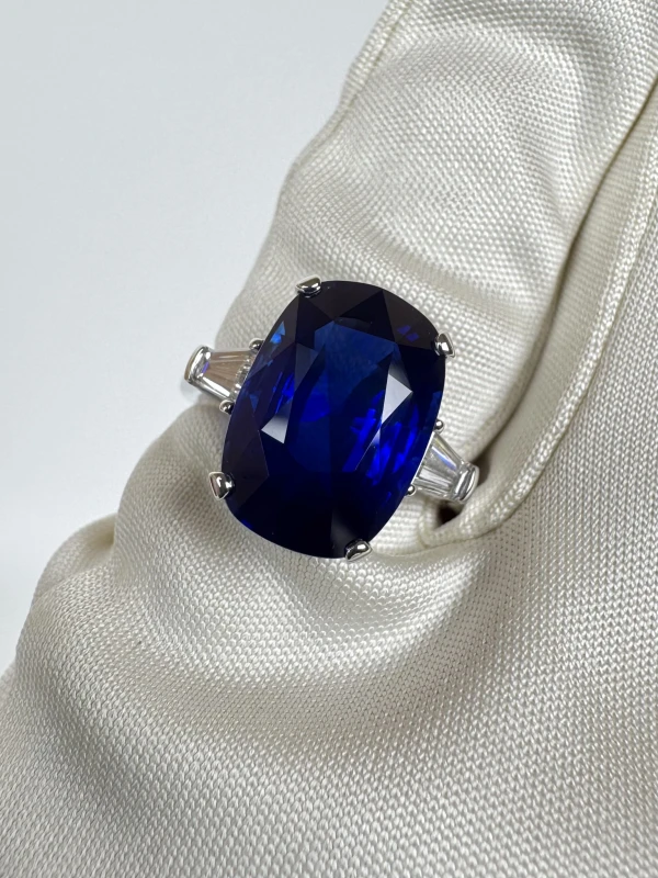 DeRosa CUSHION SAPPHIRE 7.06 CT "ROYAL BLUE" RING (SRI LANKA) (GRS) R896035 4