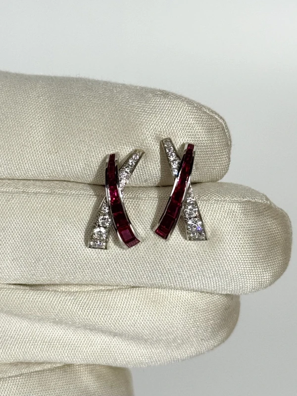 Graff KISS RUBIES & DIAMONDS EARRINGS GE 4