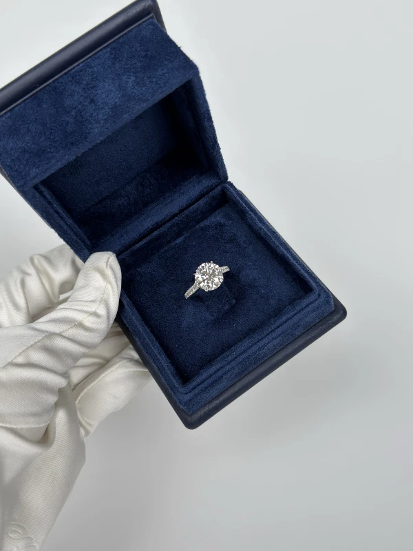 Earrings without a brand ROUND DIAMOND 5.19 CT F/VS1 RING (GIA) NN 5.19 CT F/VS1 6