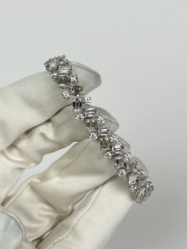 GRAFF White Emerald Cut And Round Diamond Bracelet 16.05 CT RGB583 2