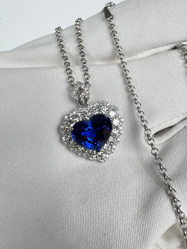 No name HEART SAPPHIRE 4.87 CT "ROYAL BLUE" PENDANT (AIGS) SAP 4.87CT 3
