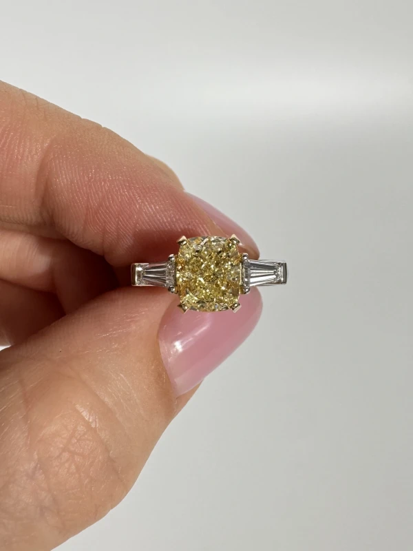 DeRosa CUSHION DIAMOND 2.03 CT FANCY LIGHT YELLOW/VS2 RING(GIA) R509248B 2