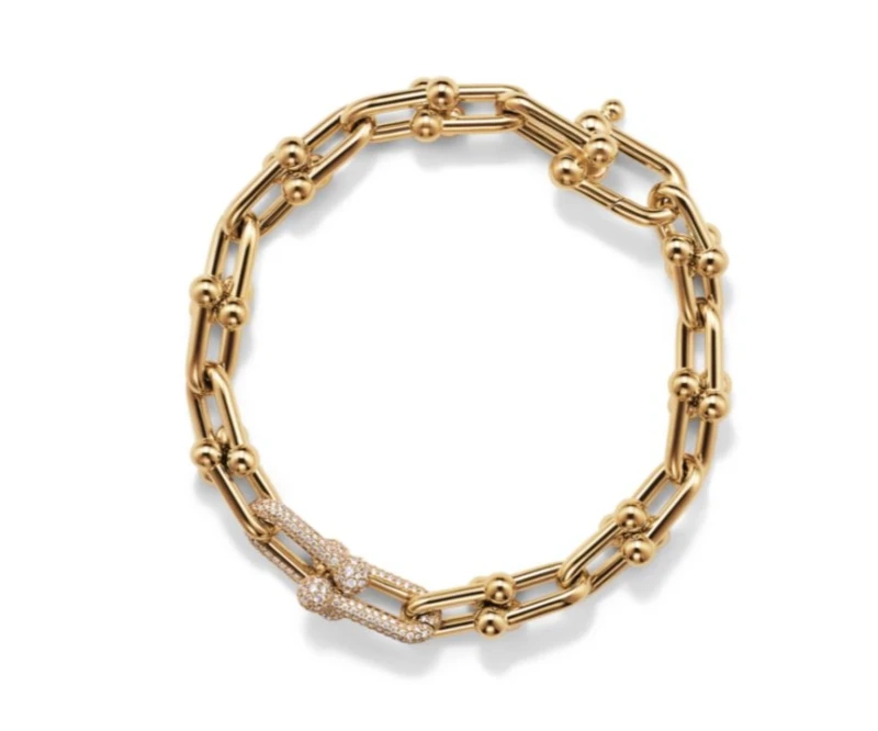 Medium Link Bracelet in Yellow Gold with Diamonds
