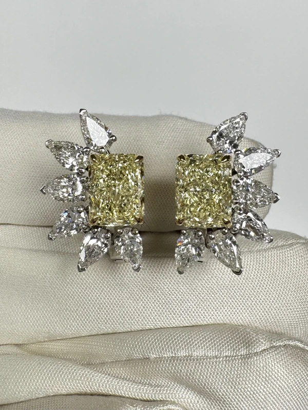 No name RADIANT DIAMOND 3.01-3.04 CT W to X—Y to Z/VS1-VS2 EARRINGS (GIA) nn3.01-3.04 5