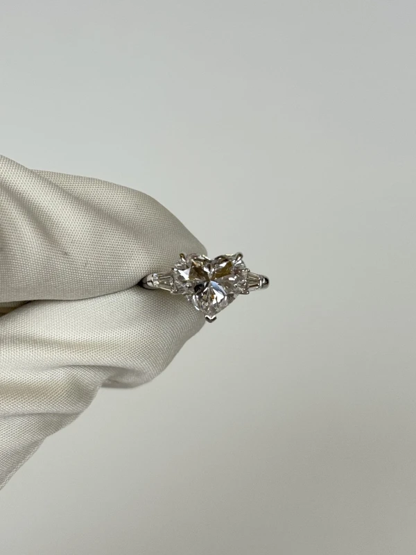 Earrings without a brand HEART DIAMOND 5.02 CT D/INTERNALLY FLAWLESS RING (GIA) NN5.02D/IF 2