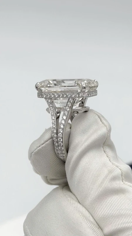 Jacob & Co EMERALD DIAMOND 30.04 CT J/VVS1 RING (GIA) 91224433 4