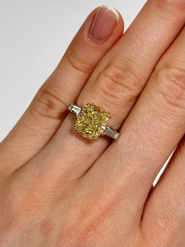 Earrings without a brand CUSHION DIAMOND 5.01 CT FANCY LIGHT YELLOW/VS1 RING (GIA) EXEX NN5.01CT 4