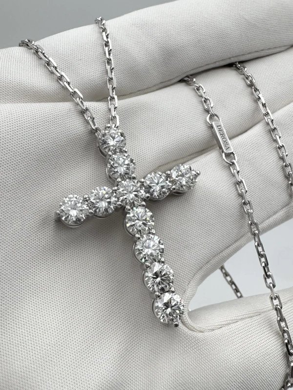 DeRosa ROUND DIAMOND 5.56 CT F-G-H/VVS CROSS PENDANT C329437 3