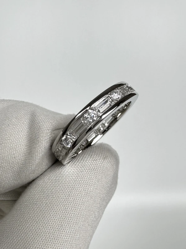 GRAFF ROUND&BAGUETTE DIAMOND RING (SIZE 52) RGR657 2