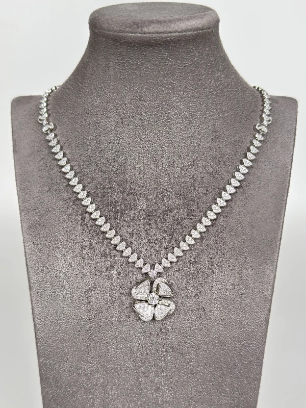 No name FLOWER DIAMONDS 4.95 CT NECKLACE NN 4.95 CT 3