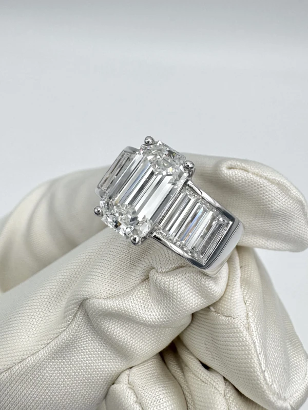 СЕРЬГИ NO NAME EMERALD DIAMOND 3.01 CT F/SI1 RING (GIA) 171096 3.01 ct F/SI1 2