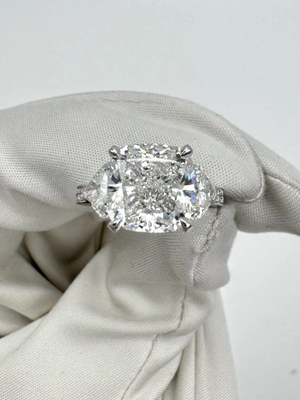 GRAFF Promise Cushion Cut Diamond 4.59 ct G/VS1 High Jewellery Ring (SIZE 49) GR4.59CT 4