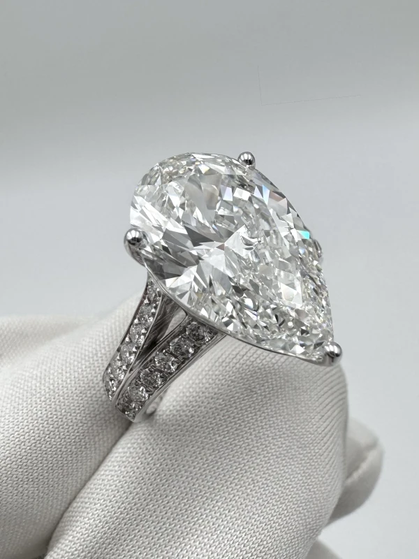 No name PEAR DIAMOND 6.02 CT F/INTERNALLY FLAWLESS RING (SIZE 51) GIA EXEX nn6.02ct F/IF 4
