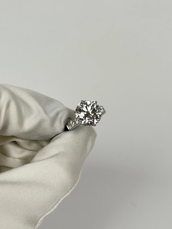 Earrings without a brand ROUND DIAMOND RING 7.07 ct G/VS1, GIA (SIZE 51) NN7.07ct G/VS1 GIA 3