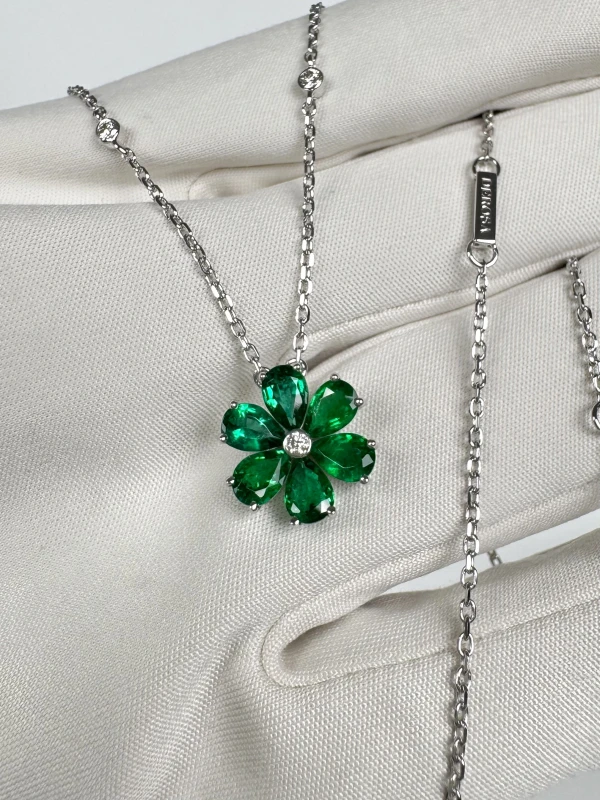 DeRosa FLOWER EMERALD 2.03 CR VIVID GREEN PENDANT N960915 3