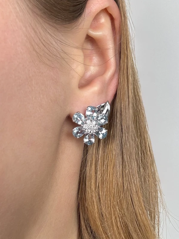 Van Cleef & Arpels Fleurs d’Hawaï Earrings VCARPHKB00 2