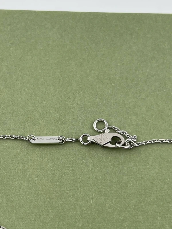 Van Cleef & Arpels FRIVOLE BRACELET, MINI MODEL VCARP0J500 3