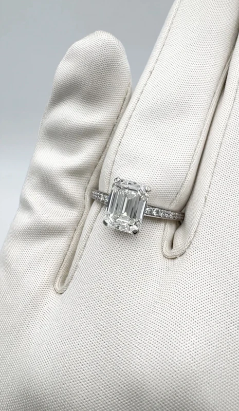 GRAFF EMERALD CUT DIAMOND 3.03 CT F/VVS2 RING (GIA) GR3.03F 4