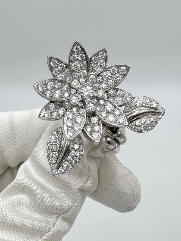 Van Cleef & Arpels LOTUS BETWEEN THE FINGER RING (SIZE 52) VCARP1ND00-52 2