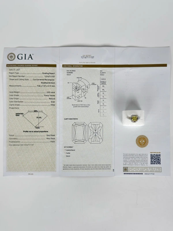 Earrings without a brand DIAMOND RING 3.02 CT FY/VVS2 (GIA) 3.02 CT FY/VVS2 5