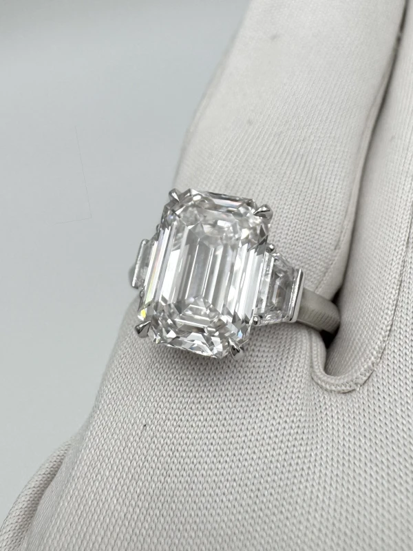 Graff Emerald Diamond 5.06 ct H/VVS2 Ring (GIA) RGR5.06 6