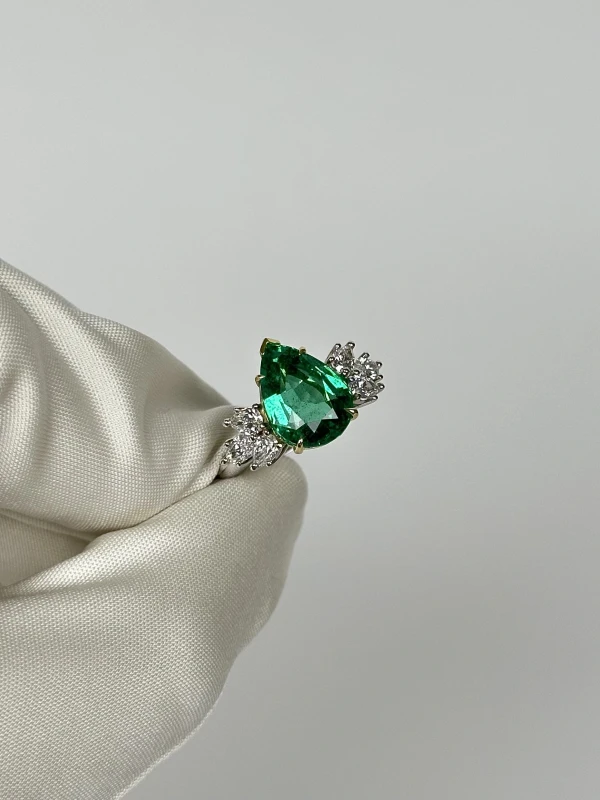 Earrings without a brand EMERALD 4.02 CT RING EM4.02 CT 3