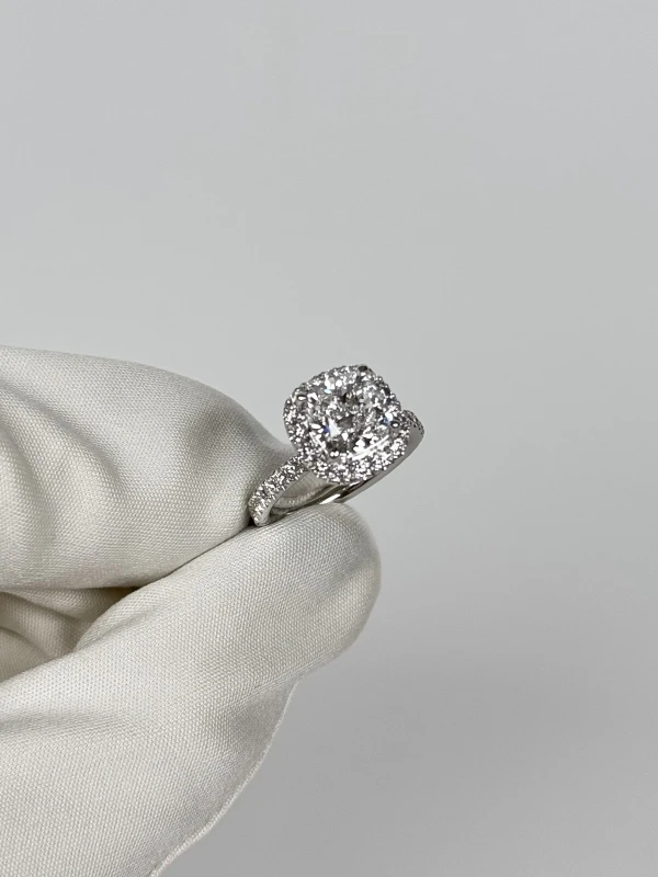 Earrings without a brand CUSHION DIAMOND 3.01 CT D/VVS2 RING (GIA) NN3.01D 3