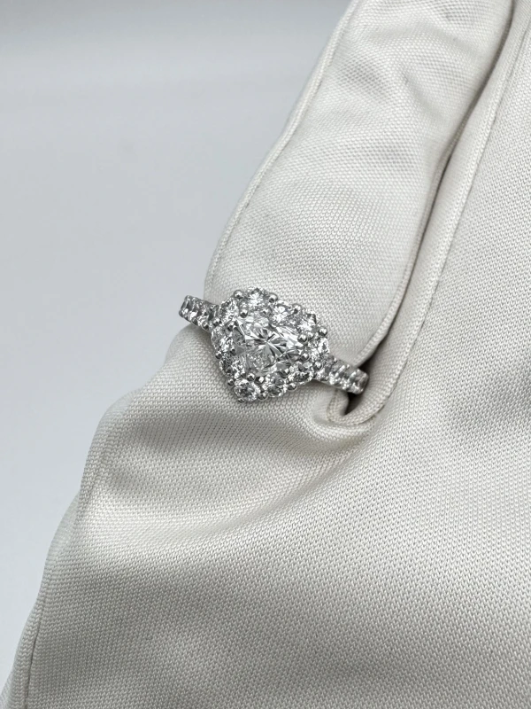 GRAFF Icon Heart Shape Diamond 0.70 ct F/VVS1 Engagement Ring (GIA) RGR619 3