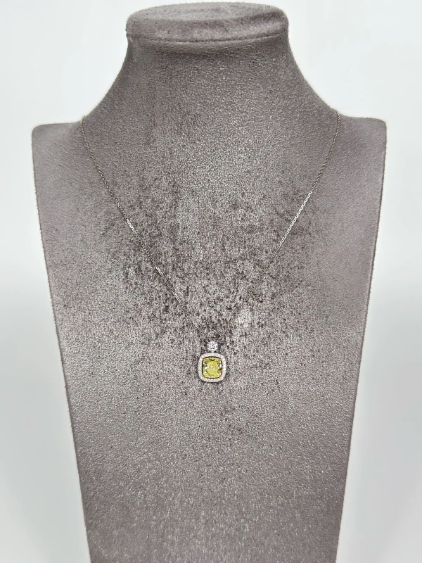 Earrings without a brand CUSHION DIAMOND 2.62 CT FANCY YELLOW/SI1 PENDANT (GIA) NN2.62CT FY/SI 2