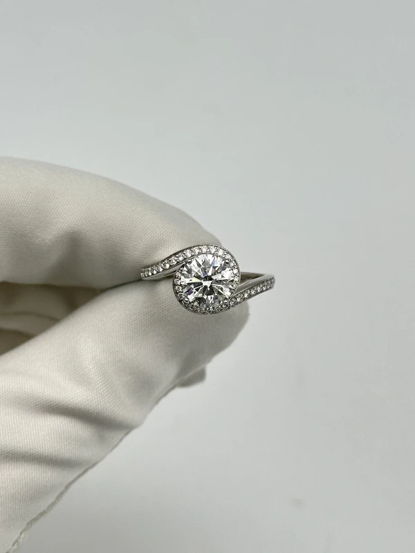 De Beers ROUND DIAMOND 2.05 CT G/SI2 RING (GIA) C29861 2