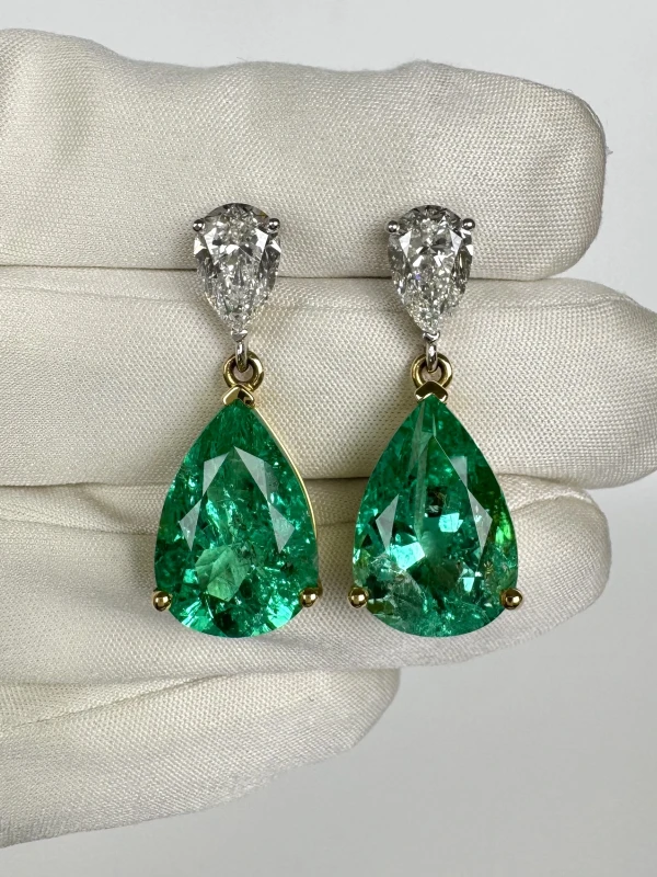 No name EMERALD 9.70-9.25 CT & DIAMOND 2.01-2.01 CT EARRINGS Emerald 9.7-9.25 CT 3