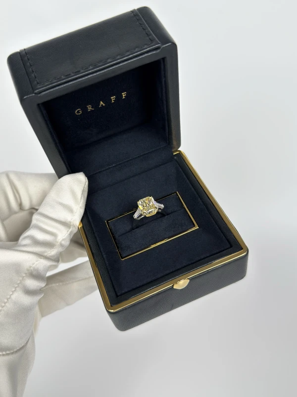 Graff RADIANT DIAMOND 4.06 CT FANCY YELLOW/VVS1 RING (GIA) SIZE 51 RGR4.06CT 7