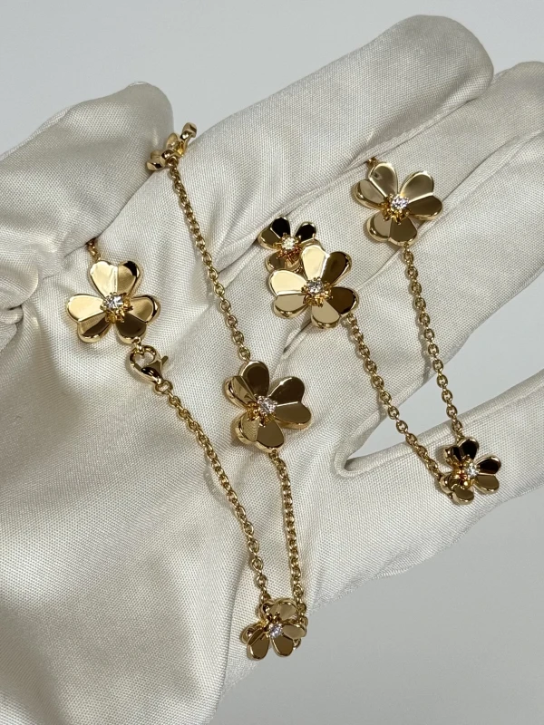 Van Cleef & Arpels. FRIVOLE NECKLACE VCARD31500 4