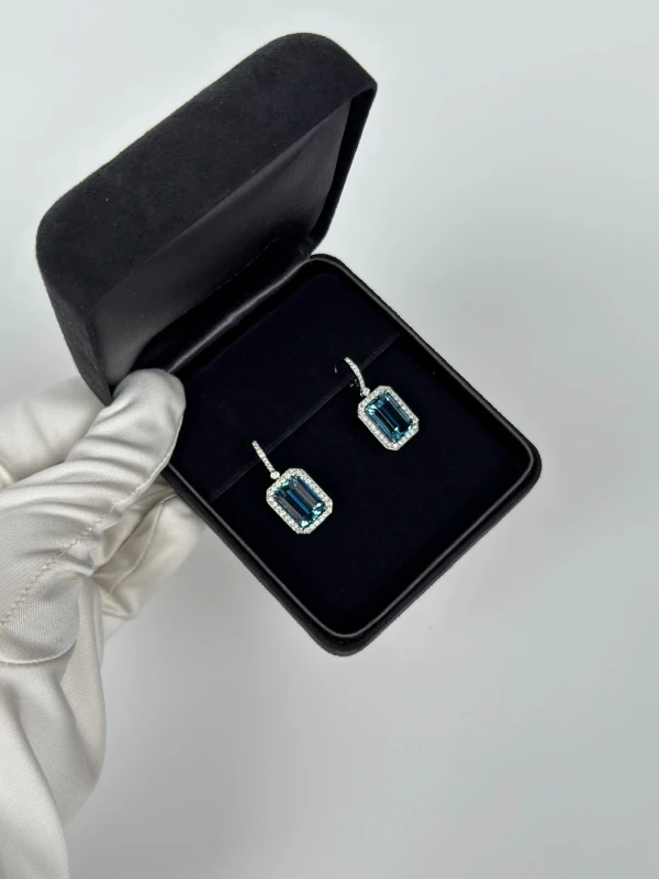 Tiffany & Co AQUAMARINE AND DIAMOND EARRINGS 14.30 CT AQUAMARINE 6