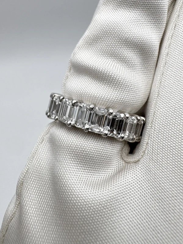 Van Cleef & Arpels ETERNITY RING, EMERALD CUT DIAMOND 6.62 CT VCA6.62 ct 4