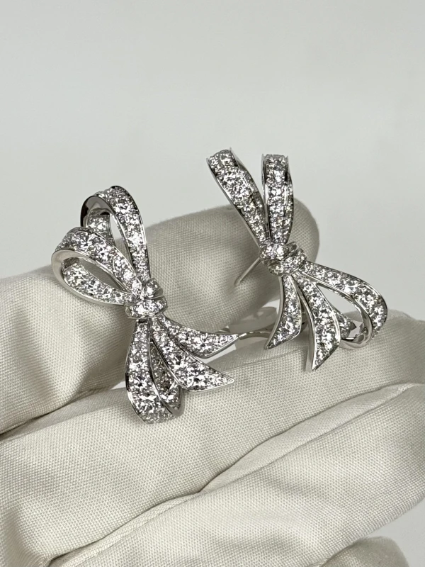 GRAFF Tilda's Bow Diamond 5.77 ct Earrings RGE1901 4