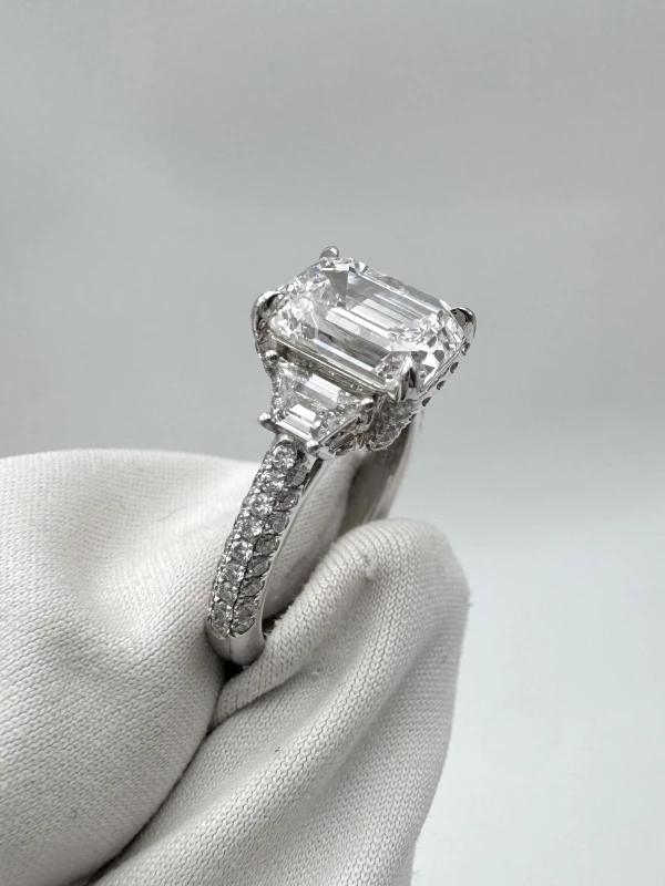 Earrings without a brand EMERALD DIAMOND 3.02 CT D/VS1 RING (GIA) NN3.02 3