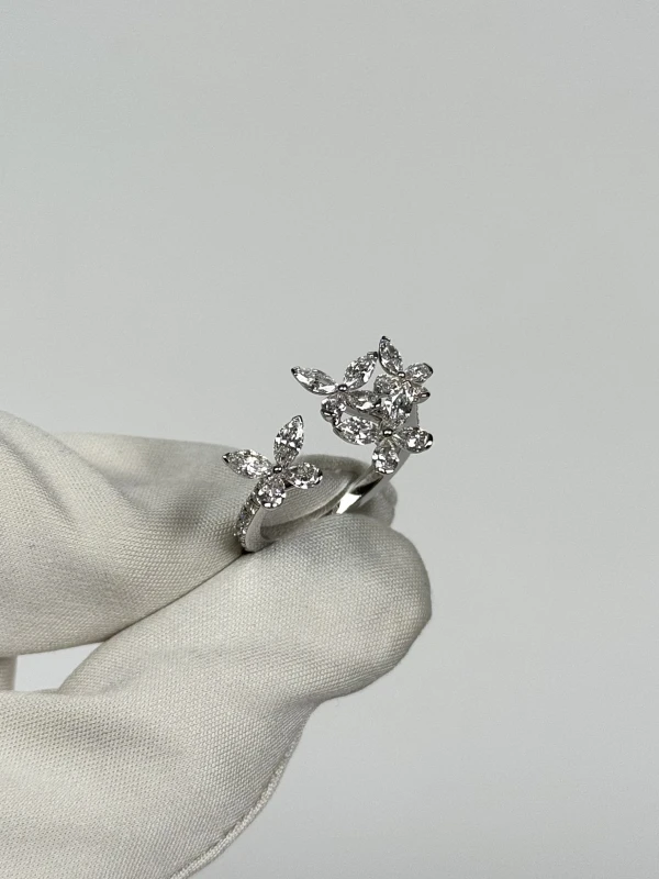 Graff Classic Butterfly Petite Diamond Ring (SIZE 50) RGR913 3