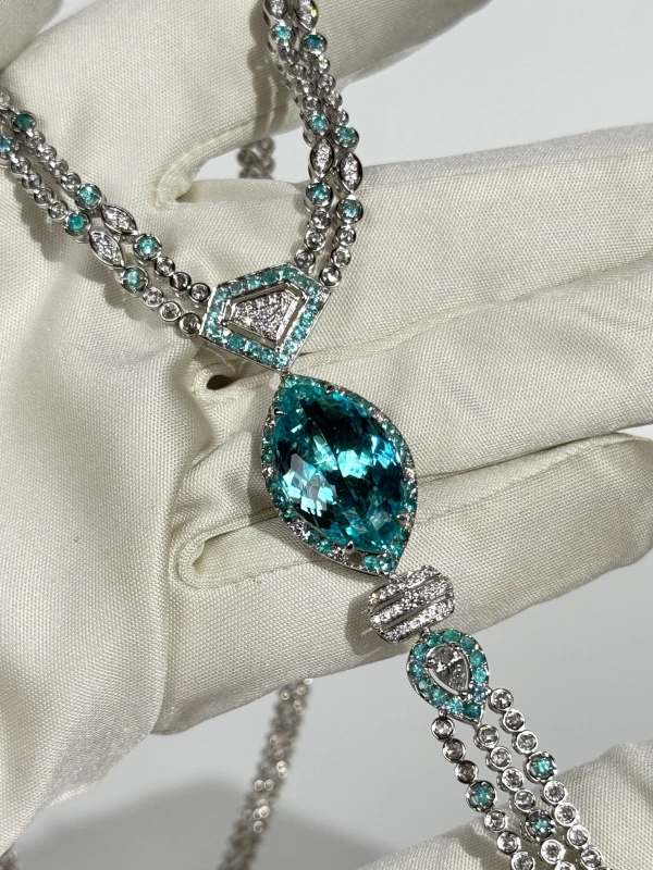 No name PARAIBA TOURMALINE 11.08 CT NEON GREENISH BLUE NECKLACE (AIGS) PARAIBA 11.08 CT 6