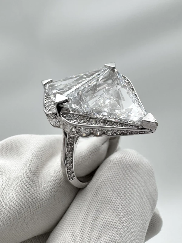 DeRosa FANCY SHAPE CUT DIAMOND 4.03 - 4.02 CT (SIZE 53) R895228B 3