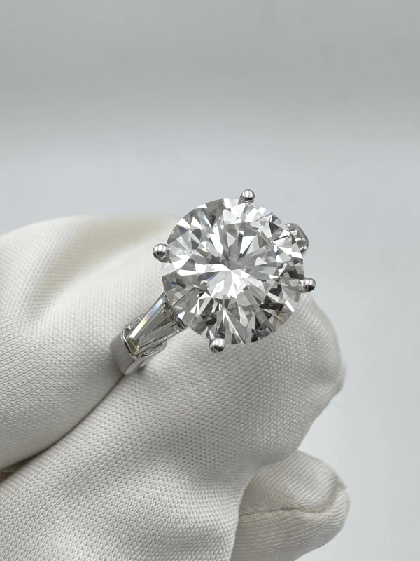 No name ROUND DIAMOND 4.21 CT RING (SIZE 52) NN4.21CT L-M/VVS 2