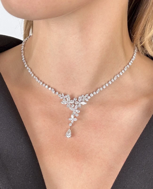 Graff CLASSIC BUTTERFLY DIAMOND NECKLACE RGN580 2