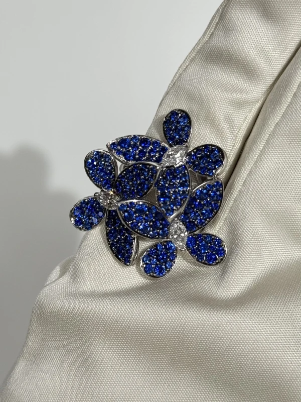 Graff TRIPLE PAVÉ BUTTERFLY RING GR 3.82 CT 4