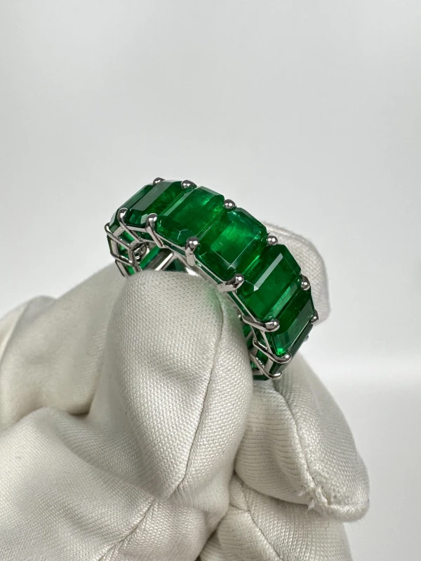 DeRosa EMERALD 11.18 CT VIVID GREEN RING (SIZE 53) R548301 3