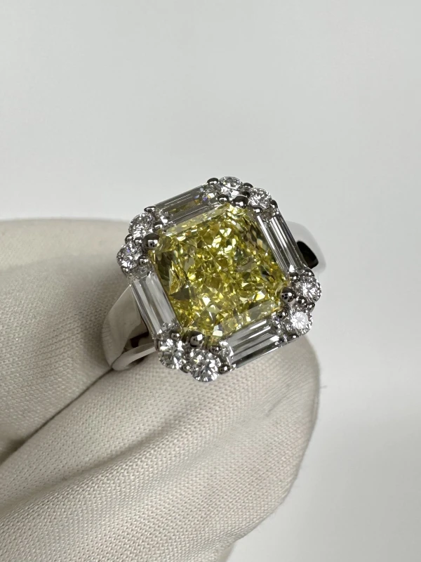 Earrings without a brand DIAMOND RING 3.02 CT FY/VVS2 (GIA) 3.02 CT FY/VVS2 3