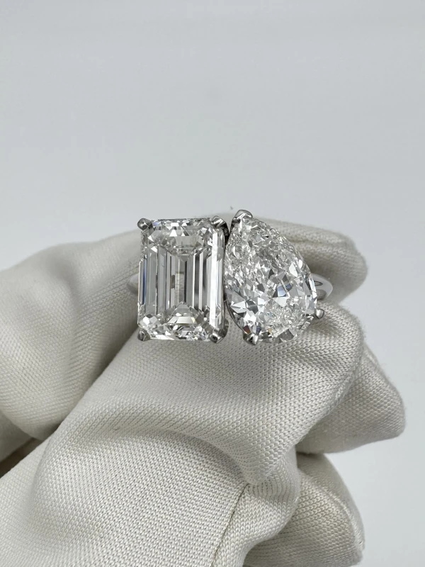 DeRosa DIAMOND RING (PEAR AND EMERALD DIAMONDS) 2.01-3.01 CT E379502 2