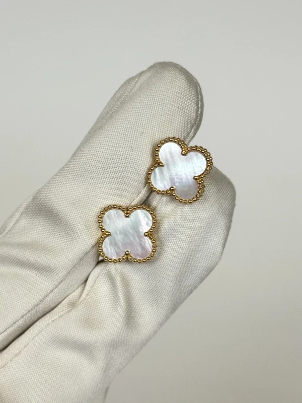 Van Cleef & Arpels. VINTAGE ALHAMBRA EARRINGS VCARA44100 2